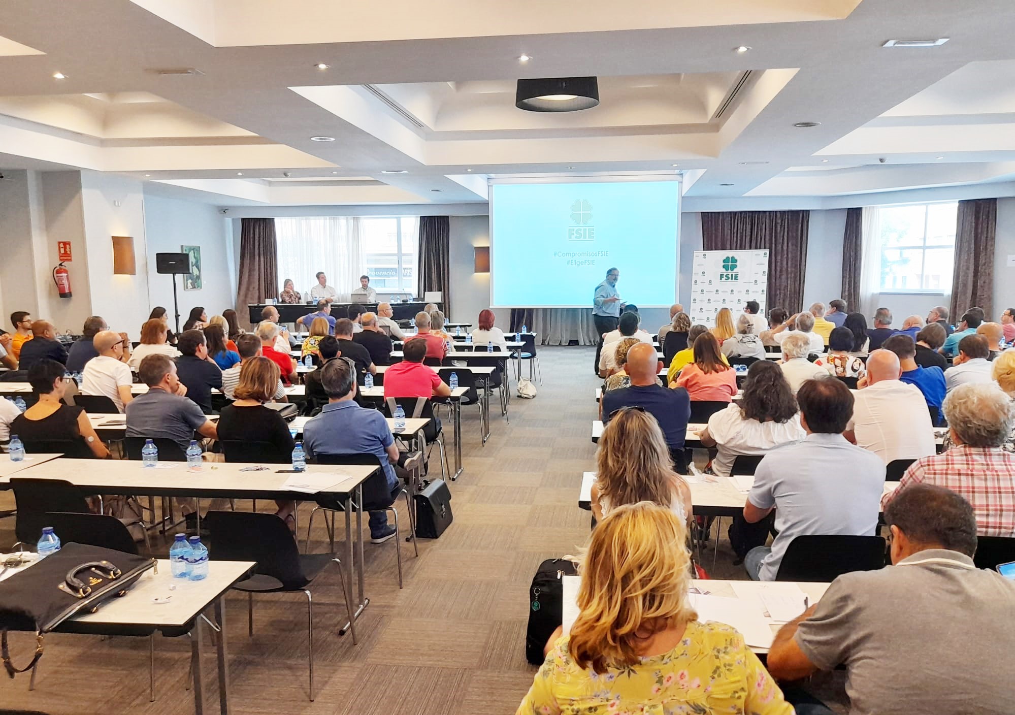 Foto Jornada Liberados FSIE desde detrás 2